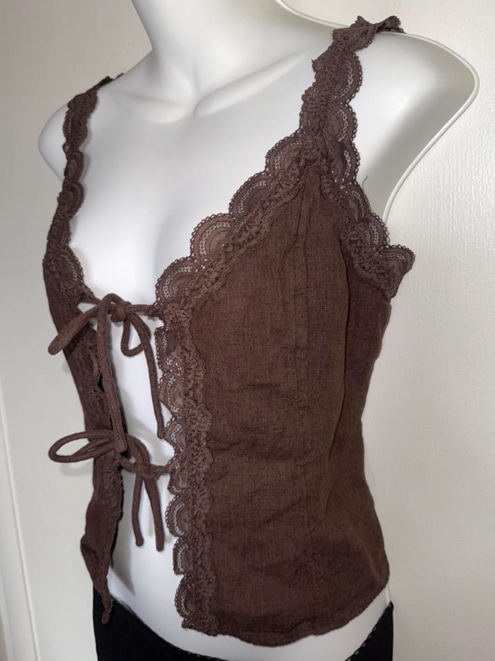 Abercrombie & Fitch Lace Trim Front Tie Peplum Linen Blend Top - Picture 2 of 5